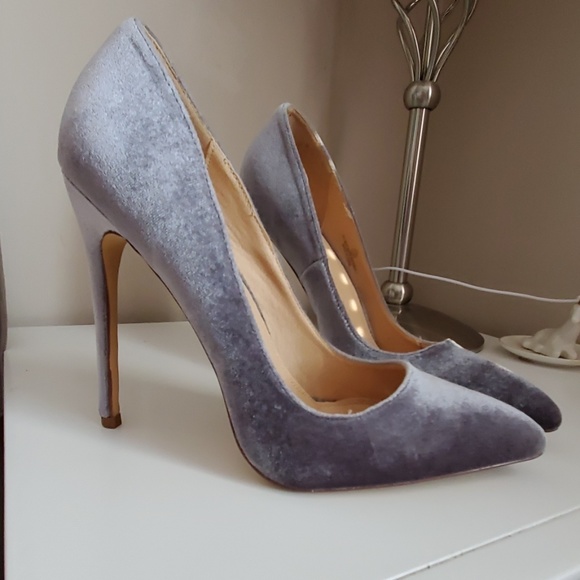 Liliana Shoes - Liliana Velvet Stilettos (size 10)